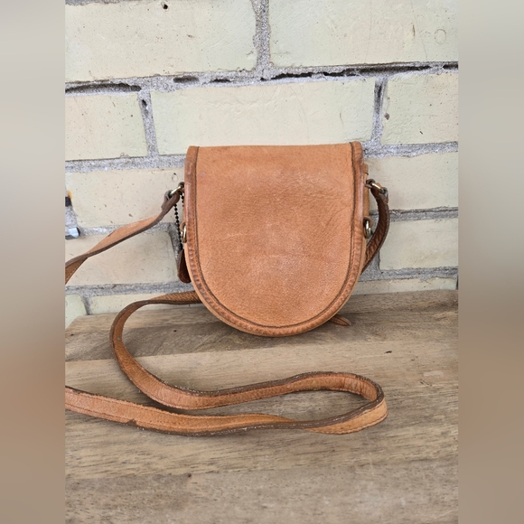Vintage Roots Crossbody Bag - Picture 8 of 12